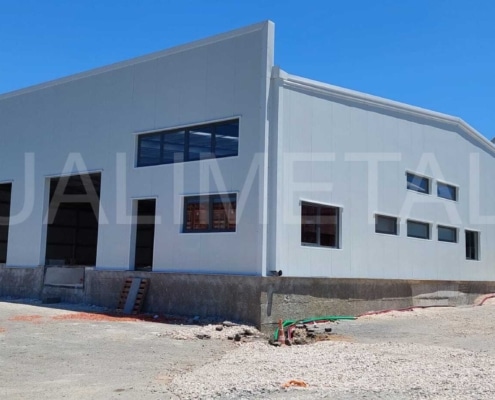 Nave prefabricada metálica. 840m2 Sines (Portugal) Cualimetal