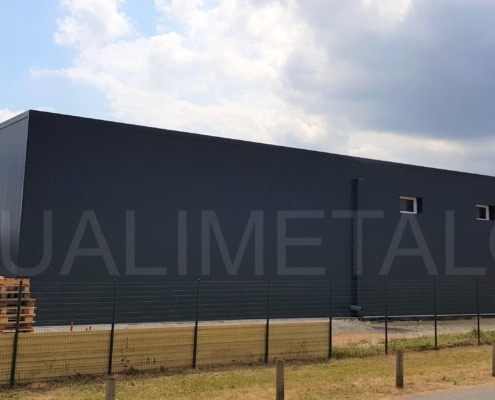 Nave industrial prefabricada. 240m2 Vouillé (Francia) Cualimetal