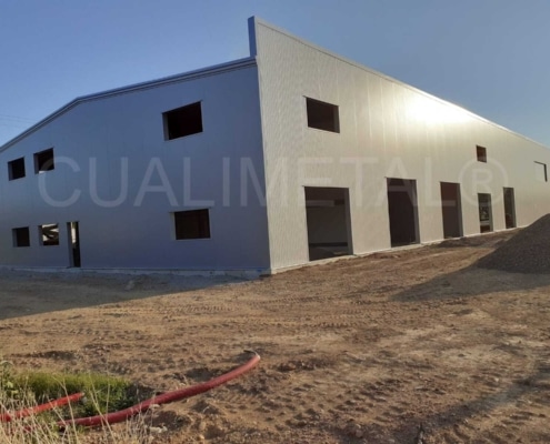 Nave industrial prefabricada. 960m2 Bellegarde (Francia) Cualimetal