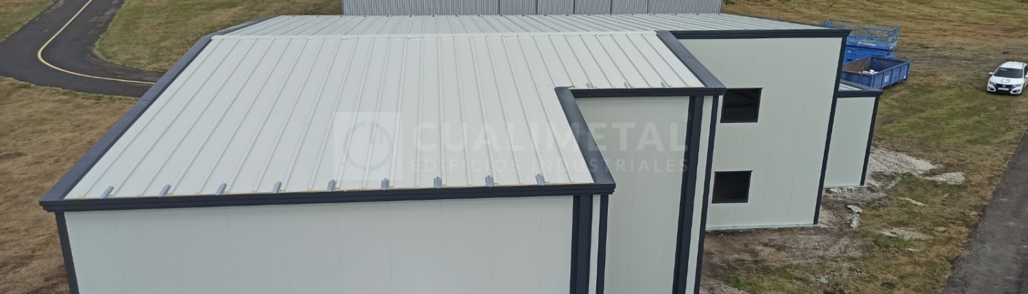 Hangar metálico modular prefabricado ECORAPID Cualimetal Biscarrosse Francia 12