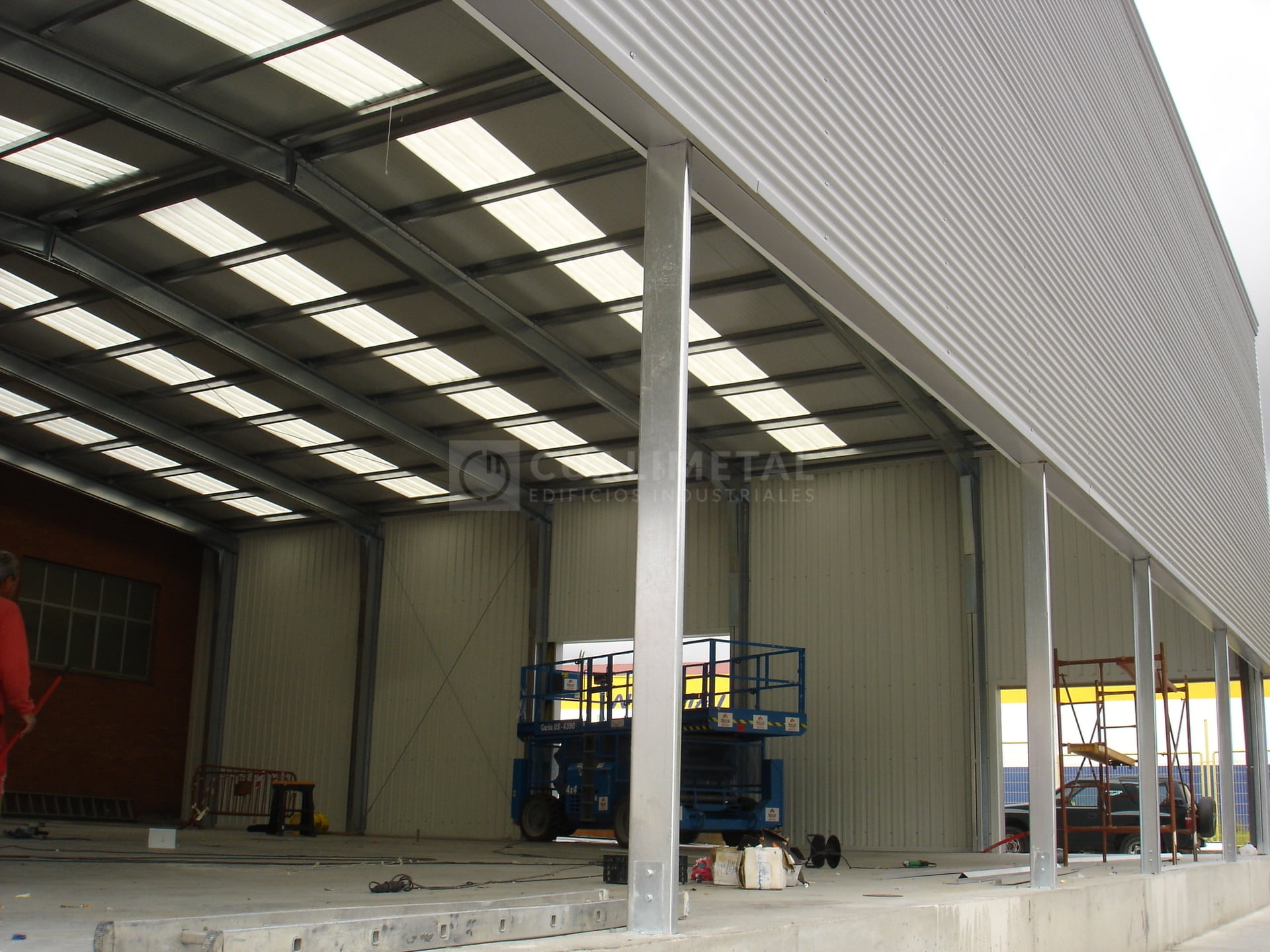 Structure industriel préfabriqué 600m2 OPEL Soria - CUALIMETAL. Naves ...