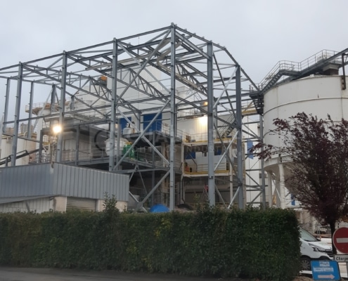 Nave industrial prefabricada. 585m2. Bourg-des-Maisons (Francia) Cualimetal