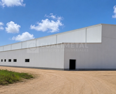Nave industrial metálica. Kourou (Guayana Francesa) Cualimetal